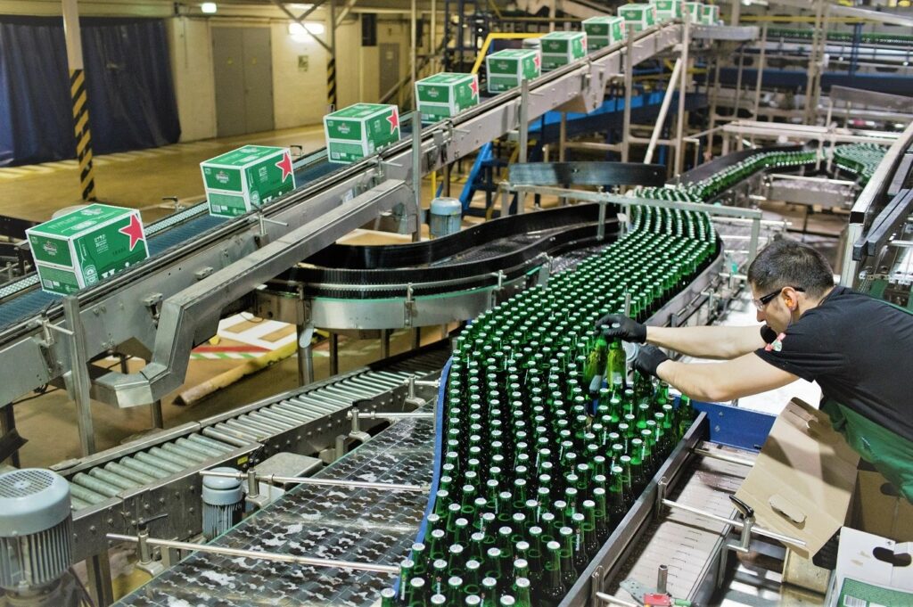 Chegada de fábrica da Heineken em Minas Gerais promete gerar 11 mil vagas de emprego