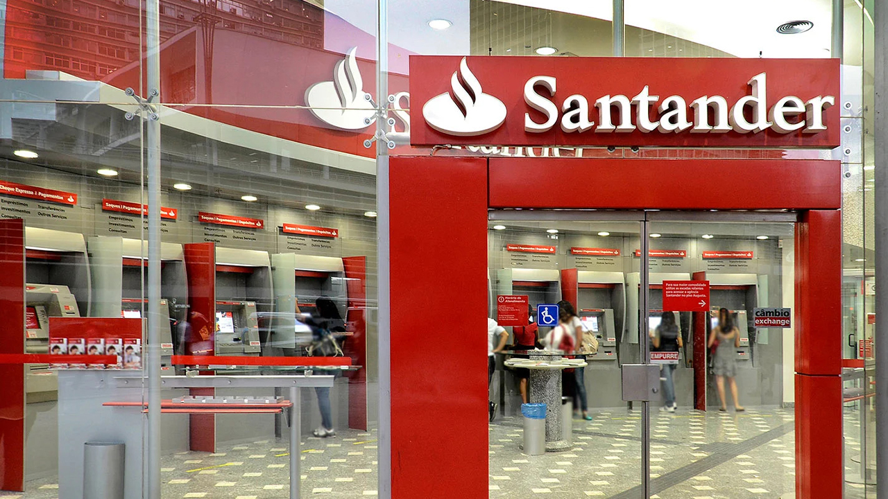 Banco Santander está disponibilizando 296 vagas de emprego no Brasil com oportunidades também para Jovem Trainee