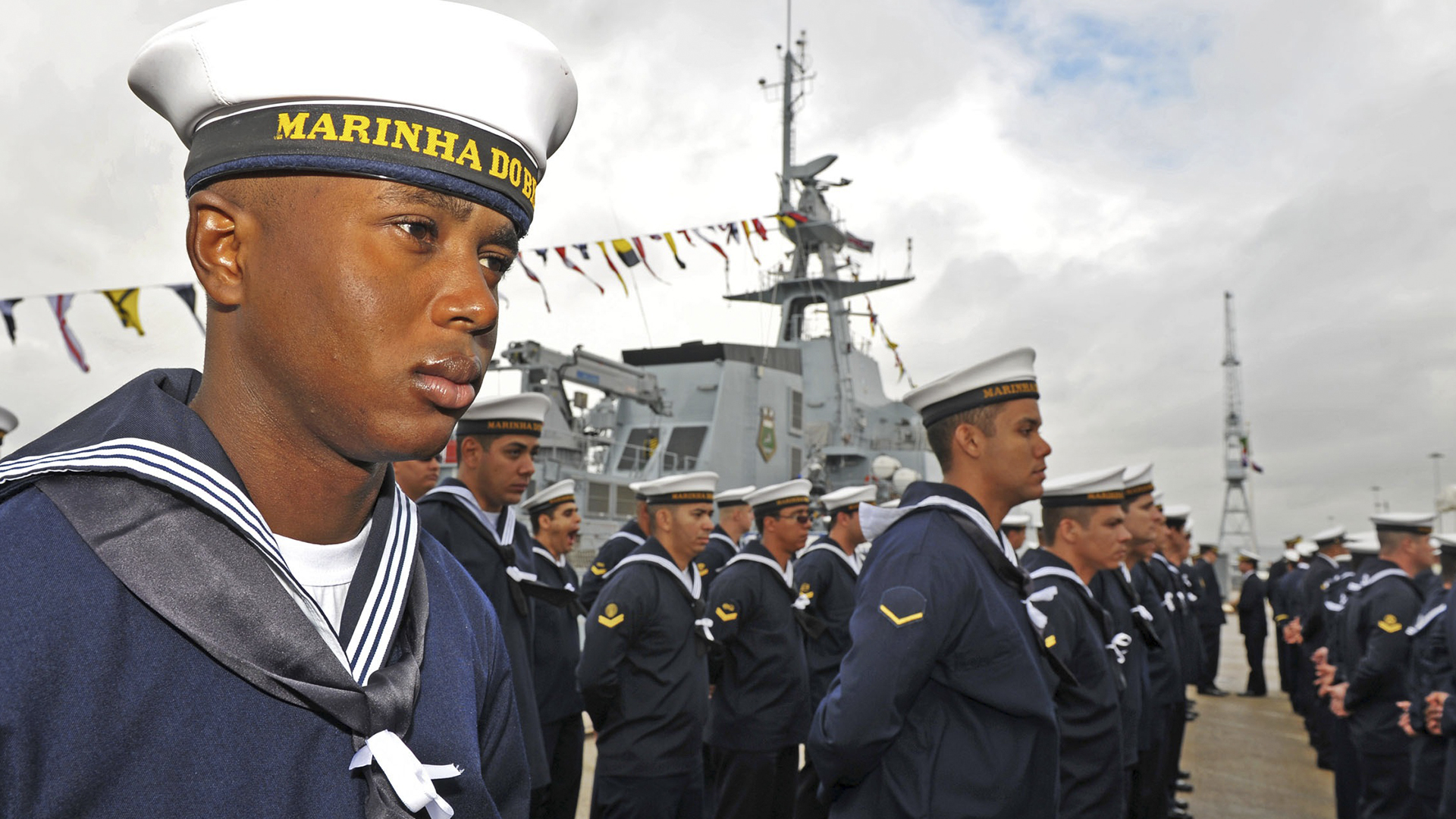 Concurso da Marinha para o Serviço Militar Voluntário tem edital publicado com 424 vagas e salários iniciais de R$10.992,04, podendo chegar a R$14.706,71