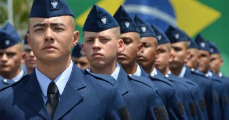 Força Aérea Brasileira abre vagas para ensino médio e técnico, sem a necessidade de concurso público