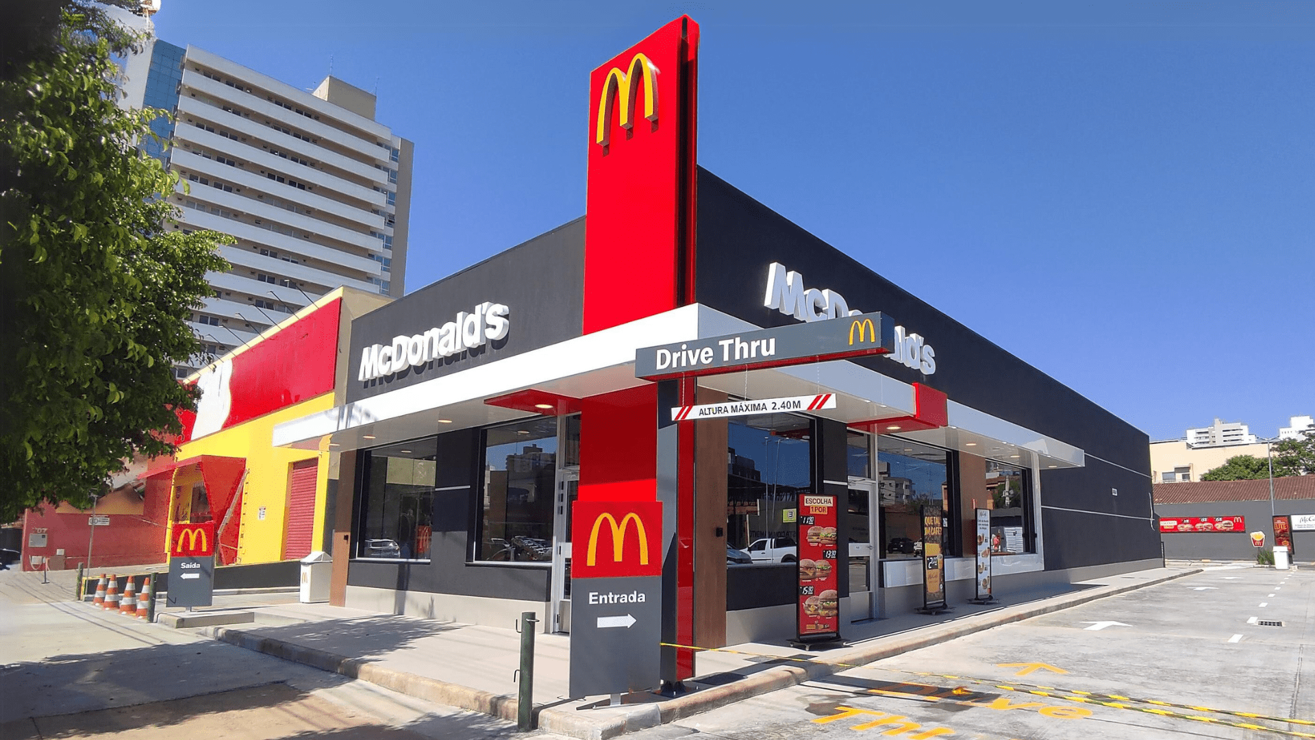 McDonald's abre processo seletivo para preencher mais de 400 vagas de emprego para pessoas com e sem experiência