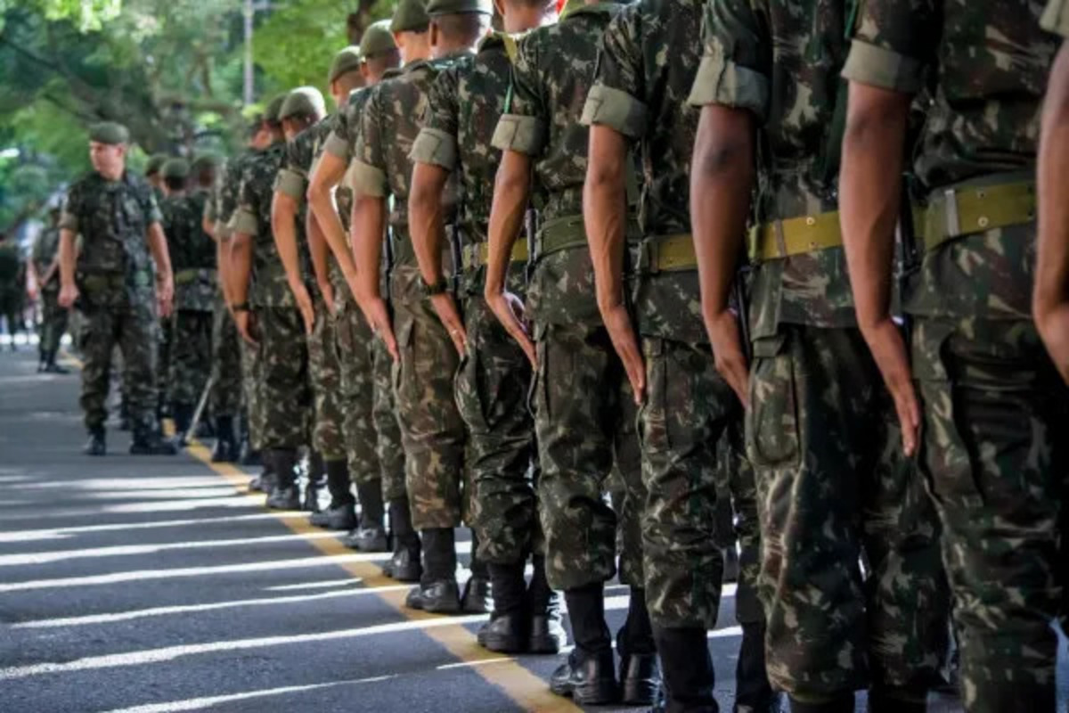 Oportunidades de emprego no Exército Brasileiro: Vagas para oficiais e sargentos sem concurso público, confira!