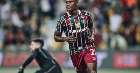 Fluminense derrota Flamengo por 2 a 0 e avança no Brasileirão com gols de Lima e Arias