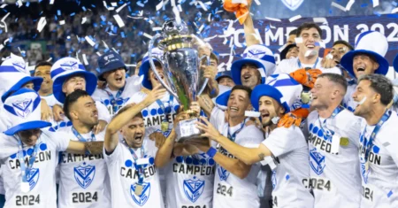 Vélez vence o Huracán, conquista 11º título do Argentino e garante vaga na Libertadores 2025